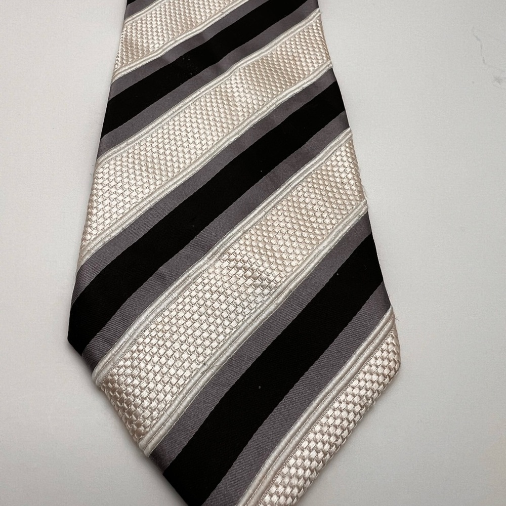 Donald J. Trump Tie Signature Collection Ivory Gray Black Striped 100% Silk 60"